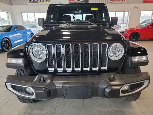 Used 2023 Jeep Gladiator Overland AWD/4WD image 2