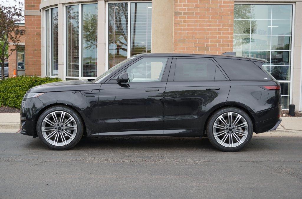 Certified 2026 Land Rover Range Rover Sport Dynamic SE AWD/4WD image 2