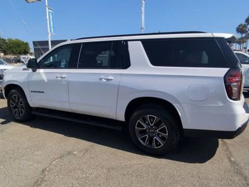Certified 2022 Chevrolet Suburban Z71 w/ Luxury Package AWD/4WD image 6