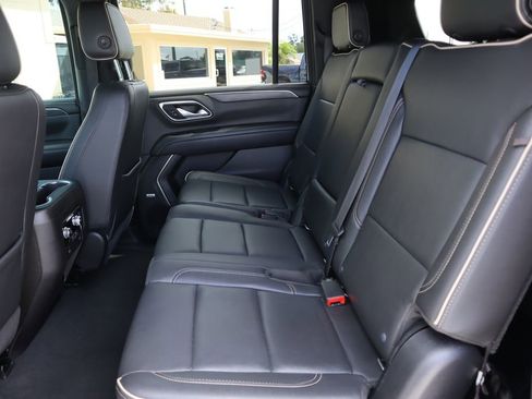 Used 2021 GMC Yukon XL SLT image 25