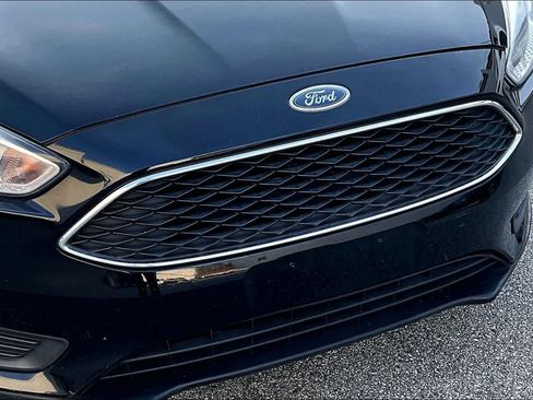 Used 2017 Ford Focus SE image 29