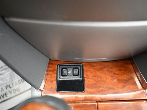 Used 2010 Toyota Camry XLE image 14