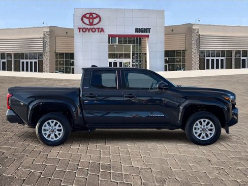 Certified 2025 Toyota Tacoma SR5 image 9