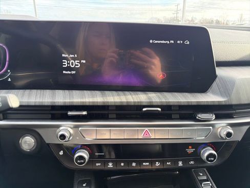 Used 2024 Kia Telluride EX image 16