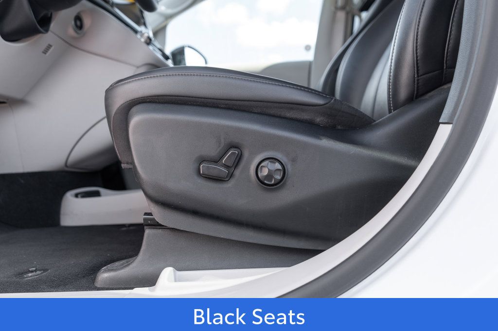 Used 2024 Chrysler Pacifica Touring-L FWD image 21