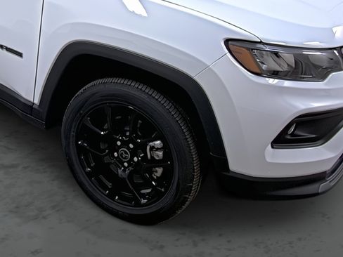 New 2026 Jeep Compass Latitude image 14