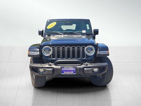 Used 2025 Jeep Wrangler Unlimited Sahara AWD/4WD image 2