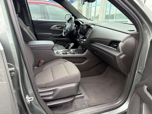 Used 2023 Chevrolet Traverse LT AWD/4WD image 3