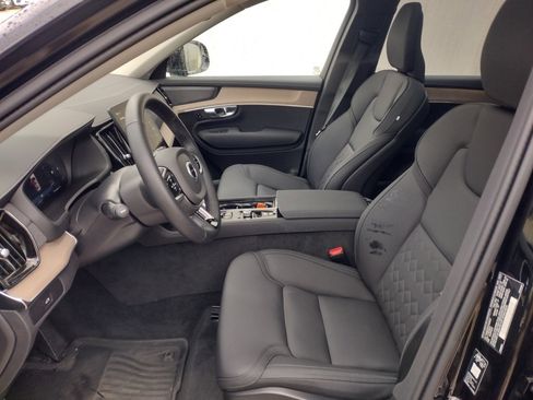 New 2026 Volvo XC90 B6 Plus w/ Protection Package Premier image 10