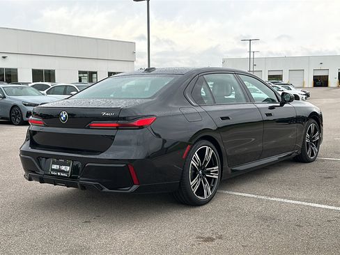 New 2026 BMW 740i RWD image 8