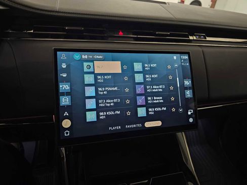 Used 2025 Land Rover Range Rover Sport SV Edition Two image 30