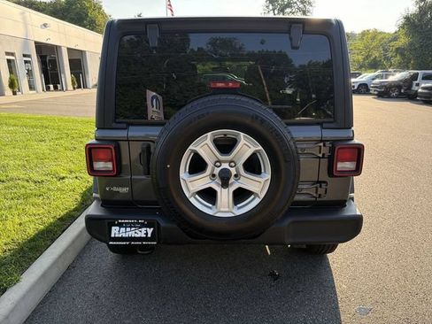 Used 2022 Jeep Wrangler Unlimited Sport AWD/4WD image 7