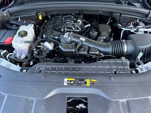 Used 2025 Jeep Grand Cherokee Laredo X w/ Luxury Tech Group I RWD image 55