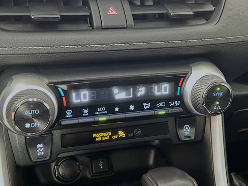 Used 2022 Toyota RAV4 XLE image 26