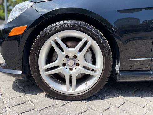 Used 2010 Mercedes-Benz E 550 Sedan image 18