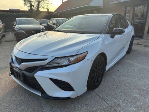 Used 2019 Toyota Camry XSE FWD image 1