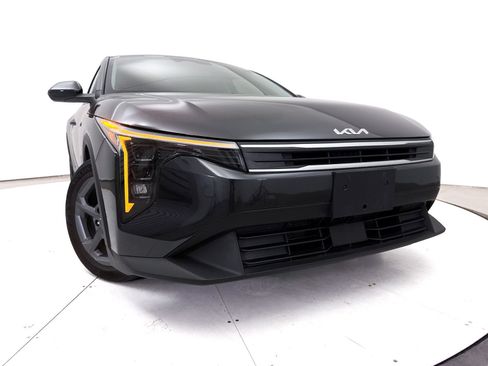 Used 2025 Kia K4 FWD image 5