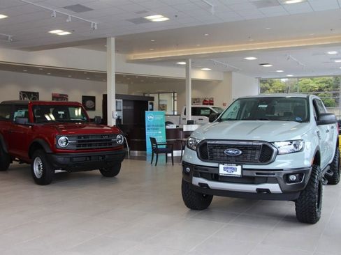 Certified 2025 Ford Bronco Badlands AWD/4WD image 36