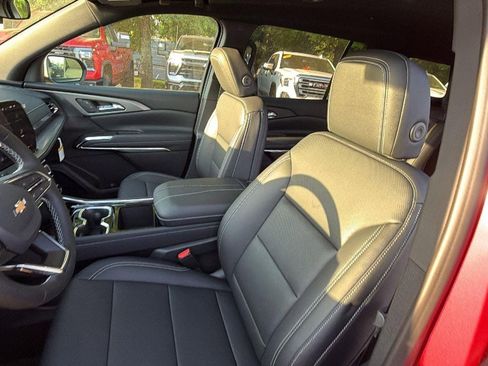 New 2026 Chevrolet Traverse LT image 14