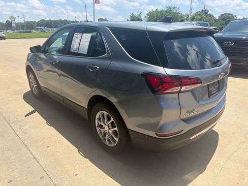Used 2023 Chevrolet Equinox LT w/ Driver Convenience Package AWD/4WD image 4