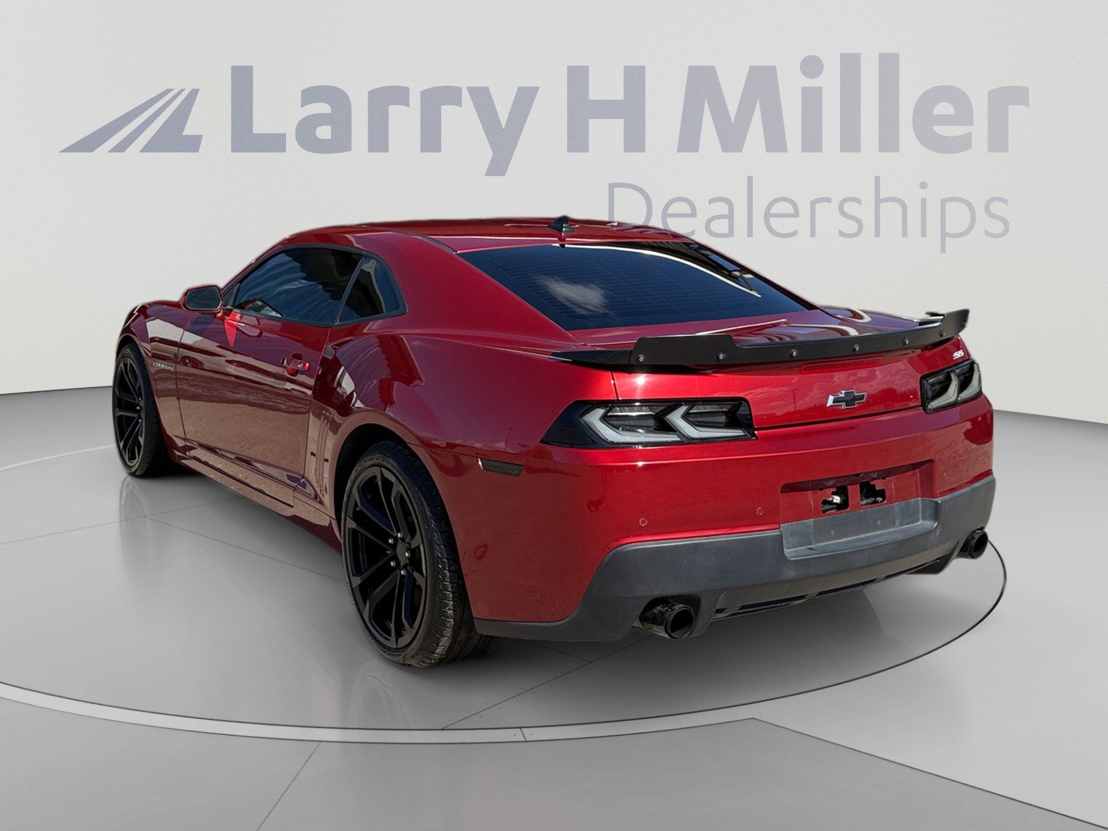 Used 2015 Chevrolet Camaro SS w/ SS Performance Package RWD image 3
