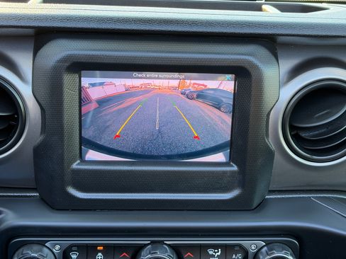 Used 2019 Jeep Wrangler Unlimited Sport S image 60