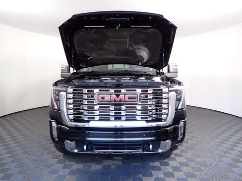 Used 2024 GMC Sierra 3500 Denali w/ Denali Reserve Package AWD/4WD image 10