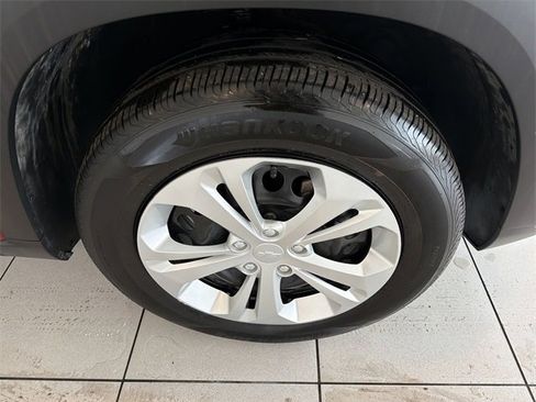 Certified 2025 Chevrolet Trax LS image 14