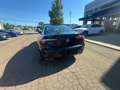 Used 2023 Acura TLX w/ Technology Package FWD image 9