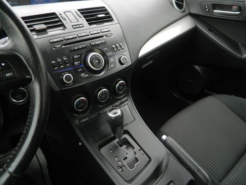 Used 2013 MAZDA MAZDA3 i Touring image 20