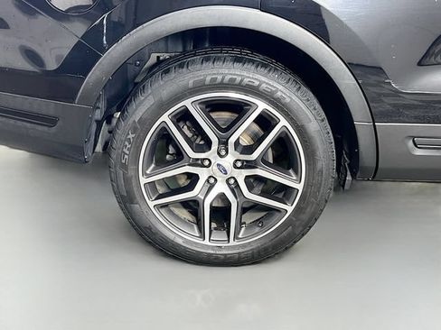 Used 2018 Ford Explorer Sport w/ Equipment Group 401A AWD/4WD image 39