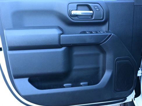 Used 2025 Chevrolet Silverado 2500 Custom w/ Custom Value Package image 12