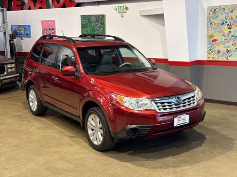 Used 2011 Subaru Forester 2.5X Premium w/ All-Weather Pkg AWD/4WD image 39