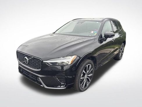 Used 2024 Volvo XC60 B5 Plus w/ Protection Package Premier AWD/4WD image 3