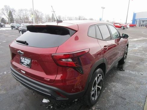 Certified 2024 Chevrolet Trax RS w/ Driver Confidence Package image 5