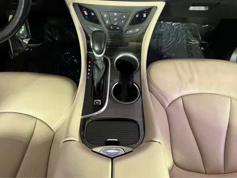 Used 2020 Buick Envision Essence w/ Experience Buick Package image 12