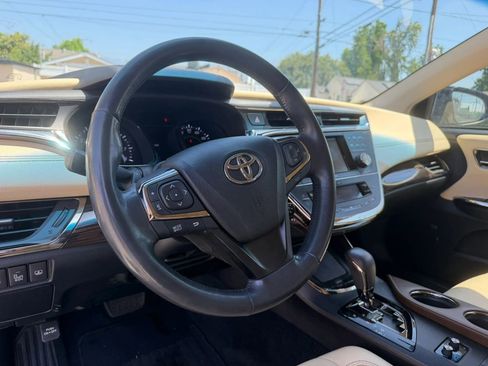 Used 2013 Toyota Avalon Limited w/ Technology Pkg FWD image 14