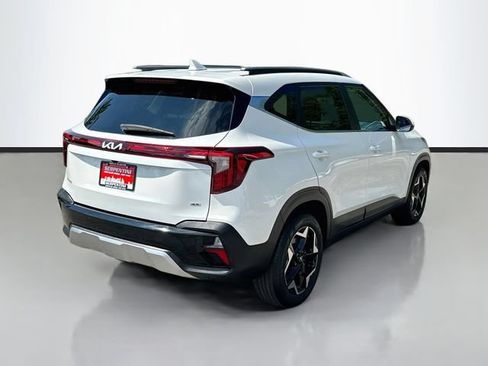 Used 2024 Kia Seltos EX AWD/4WD image 6