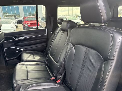 Used 2024 Jeep Wagoneer L Series II w/ Flexible Seating Group image 22