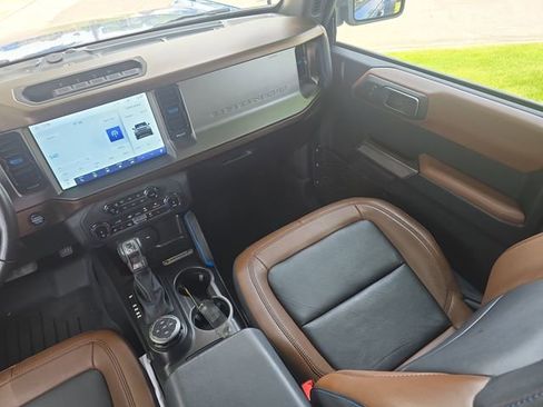 Certified 2022 Ford Bronco Outer Banks w/ Sasquatch Package AWD/4WD image 28