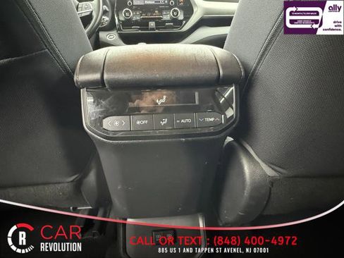 Used 2021 Toyota Highlander LE image 48