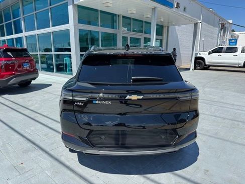 New 2025 Chevrolet Equinox EV LT w/ Convenience Package II FWD image 7