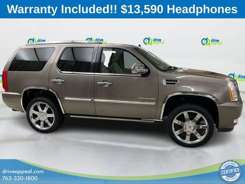 Used 2011 Cadillac Escalade Premium image 4
