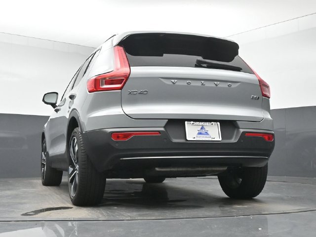 Used 2024 Volvo XC40 B5 Plus w/ Protection Package Premier AWD/4WD image 15