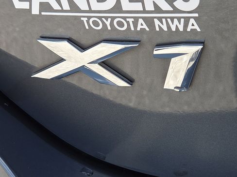 Used 2022 BMW X1 xDrive28i w/ M Sport Package AWD/4WD image 8