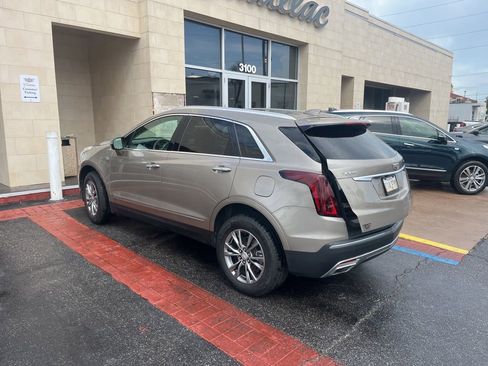 Used 2023 Cadillac XT5 Premium Luxury image 3