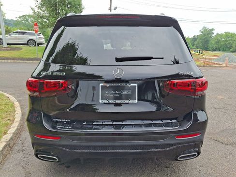 Certified 2023 Mercedes-Benz GLB 250 4MATIC image 5