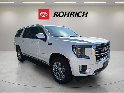 Used 2022 GMC Yukon XL SLT w/ SLT Luxury Package AWD/4WD image 4