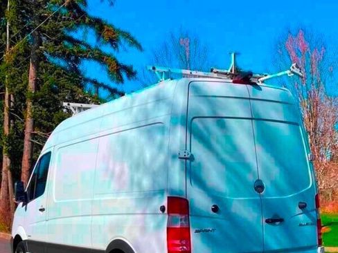 Used 2014 Freightliner Sprinter 3500 image 9