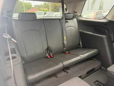 Used 2012 GMC Acadia SLT FWD image 16